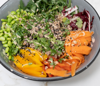 Regenbogen Salatbowl mit Buchweizen