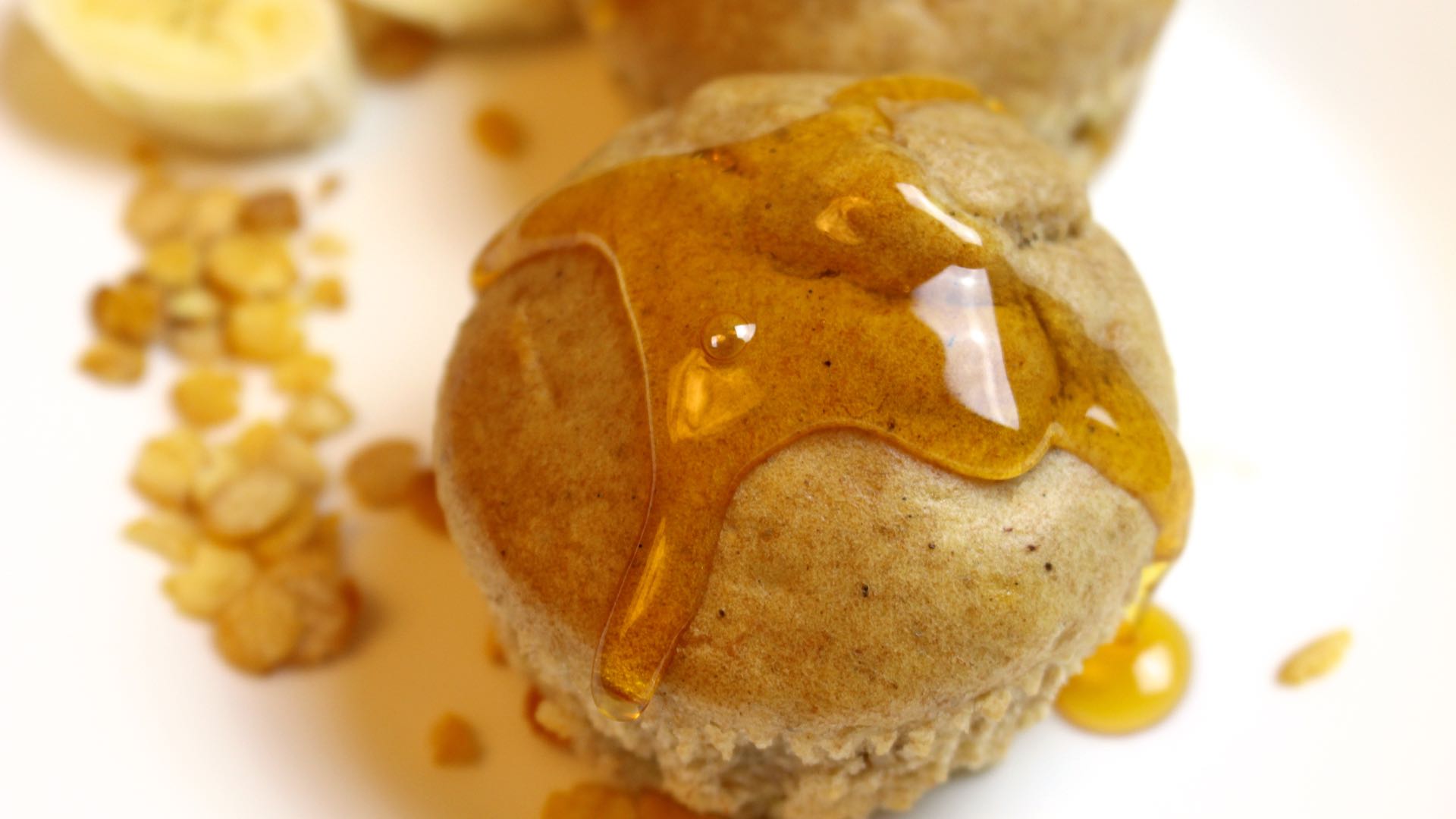 Bananen Muffins | Frühstücksmuffins ohne Zucker - Mrs Flury - gesunde ...