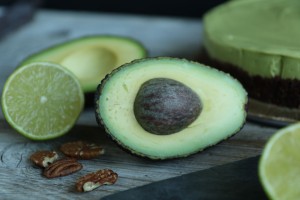 avocado aufgeschnitten cheescake