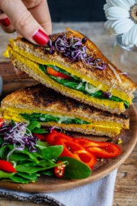 Rührei Sandwich vegan - gesundes Frühstück Mrs Flury