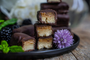 Gesunde Mars Riegel selber machen vegan & zuckerfrei Mrs Flury