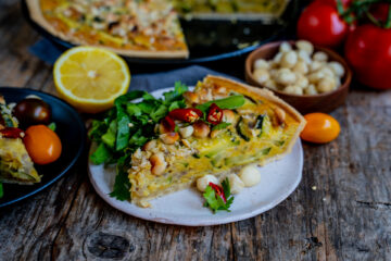 Vegane Gemüse Quiche mit Zucchini und Macadamia Vegan Mrs Flury Rezept