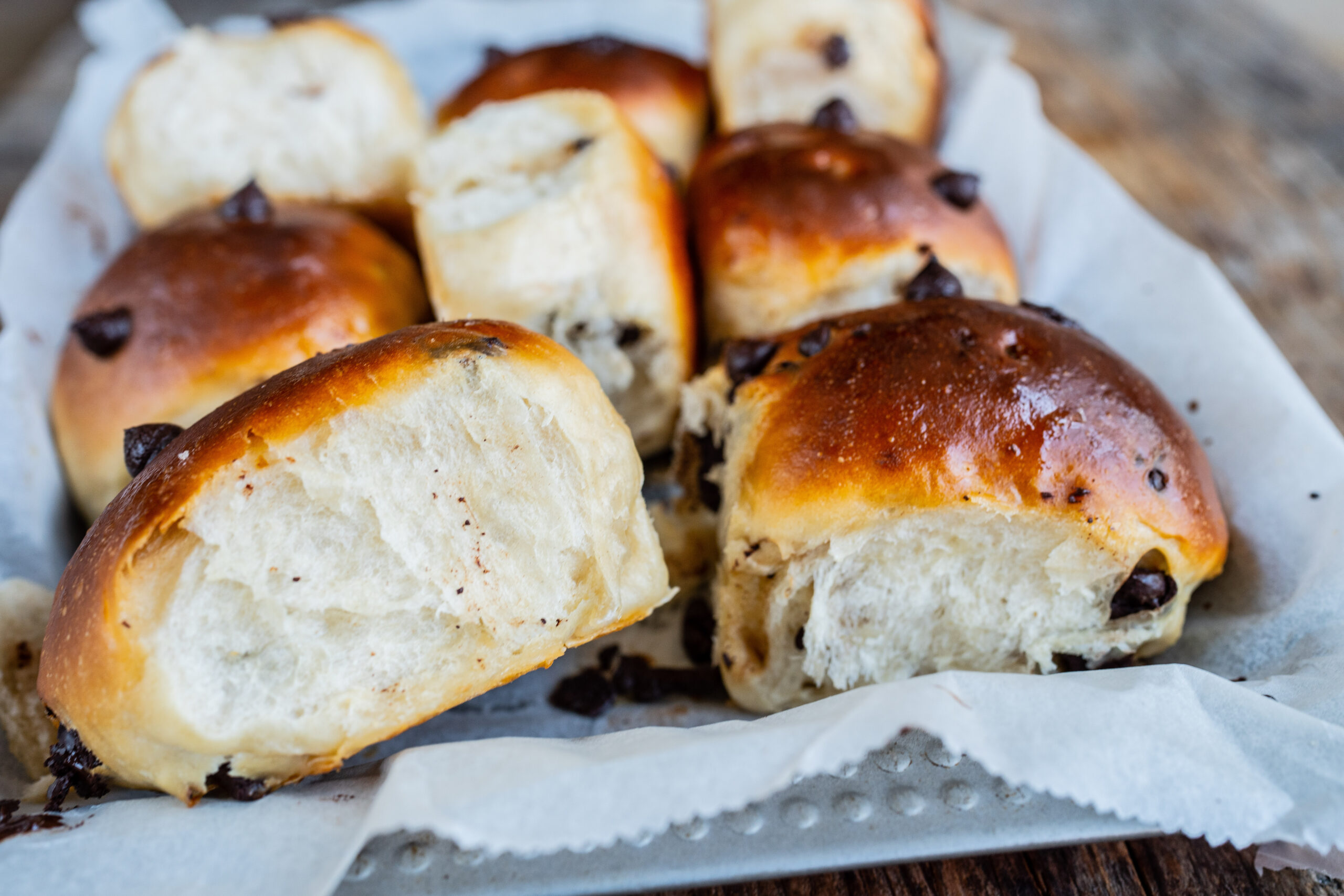 Vegane Schokobrötchen Rezept - weich &amp; einfach gemacht - Mrs Flury