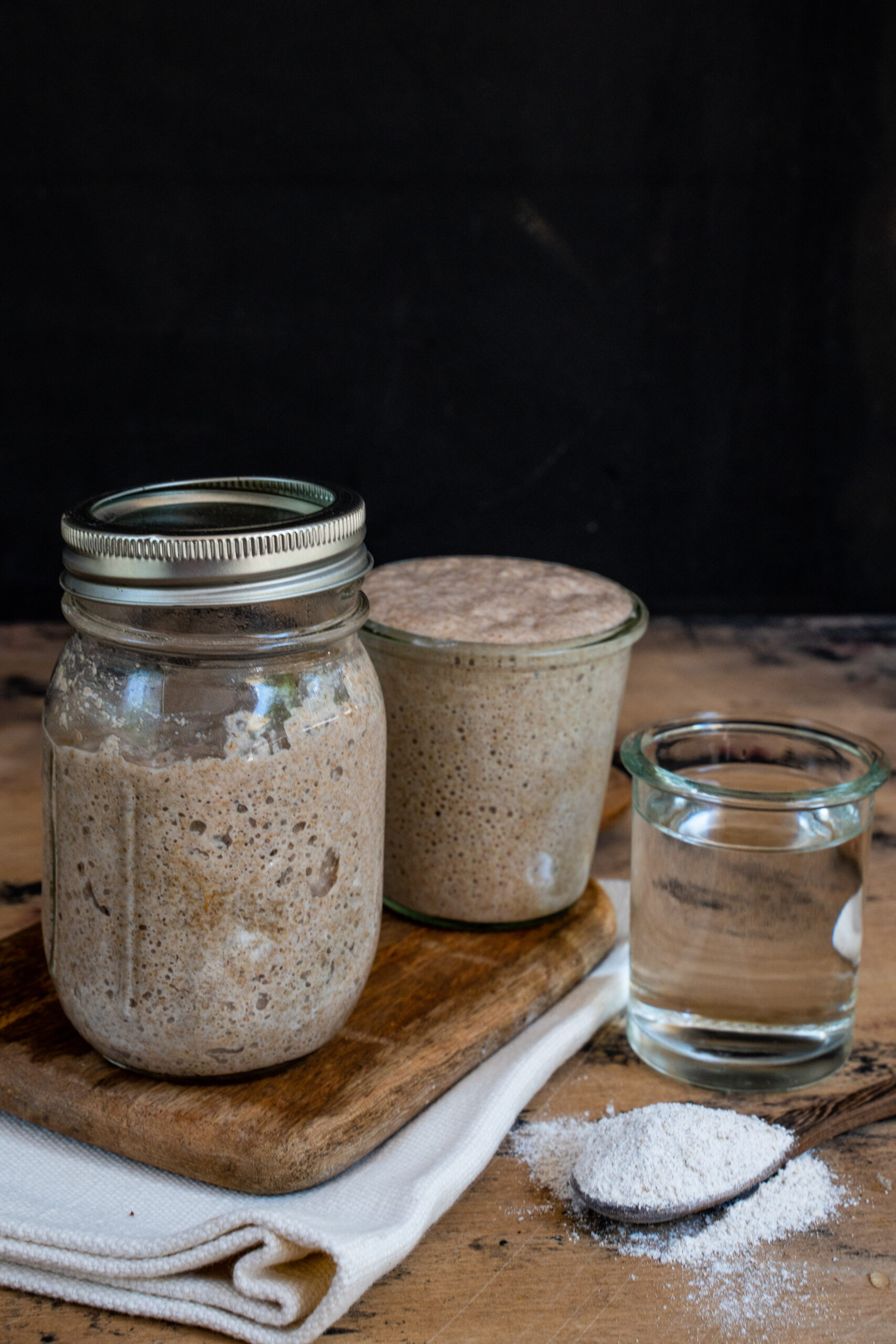 Sauerteig ansetzen für Sauerteigbrot einfache Anleitung Mrs Flury