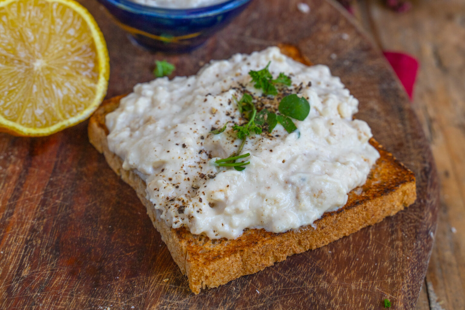 Veganer körniger Frischkäse - Hüttenkäse Rezept - Mrs Flury Veganer körniger Frischkäse - Hüttenkäse Rezept - Mrs Flury
