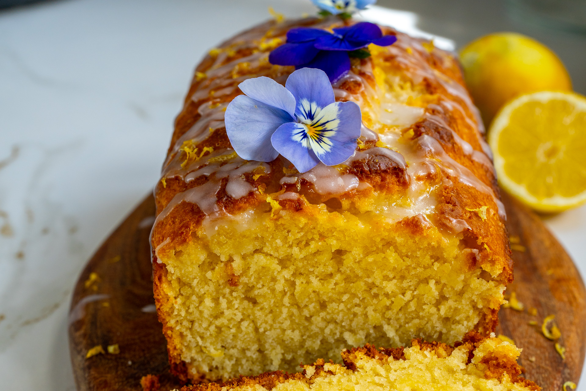 Veganer Zitronenkuchen - saftig und einfach gemacht - Mrs Flury