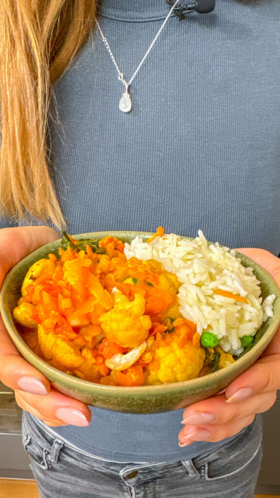 Blumenkohl Linsen Curry Rezept gesund und vegan - One Pot Gericht Mrs Flury
