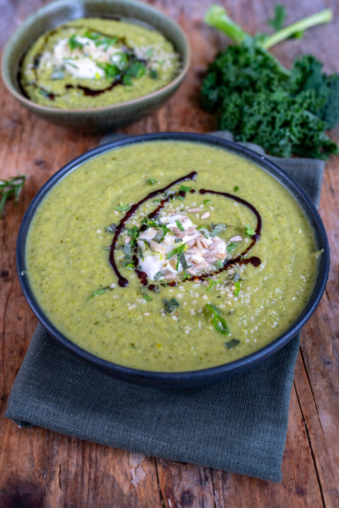 Super Grüne Detox Power suppe mit Brokkoli und Proteinpulver Mrs Flury