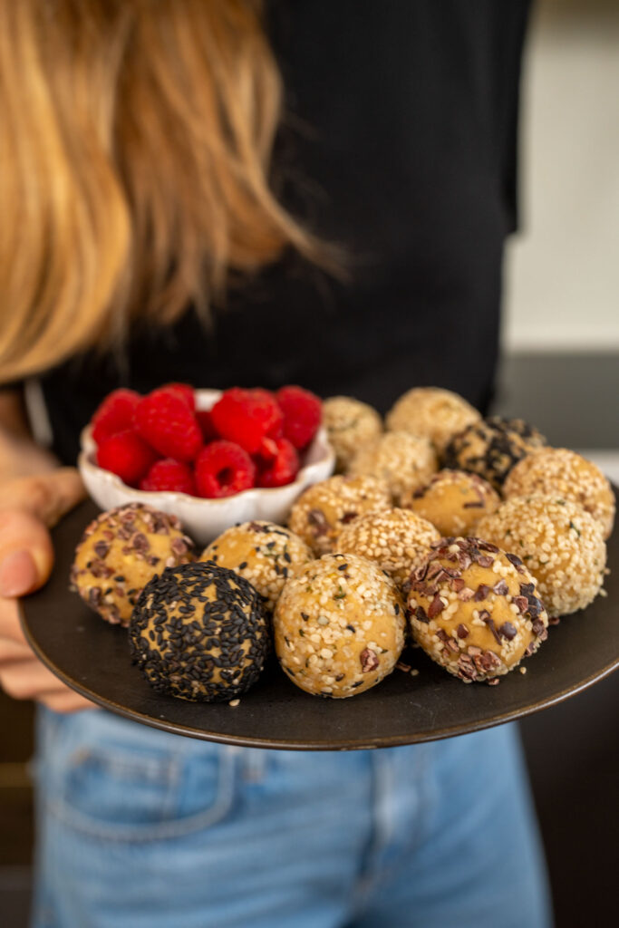 Protein Cookie Dough Balls - vegan und gesund Mrs Flury