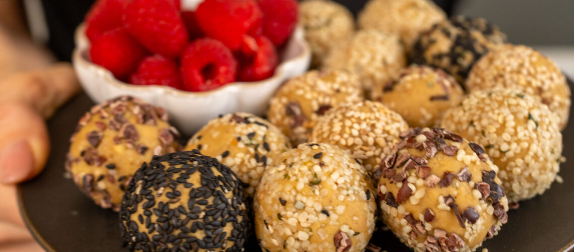 Protein Cookie Dough Balls - vegan und gesund Mrs Flury