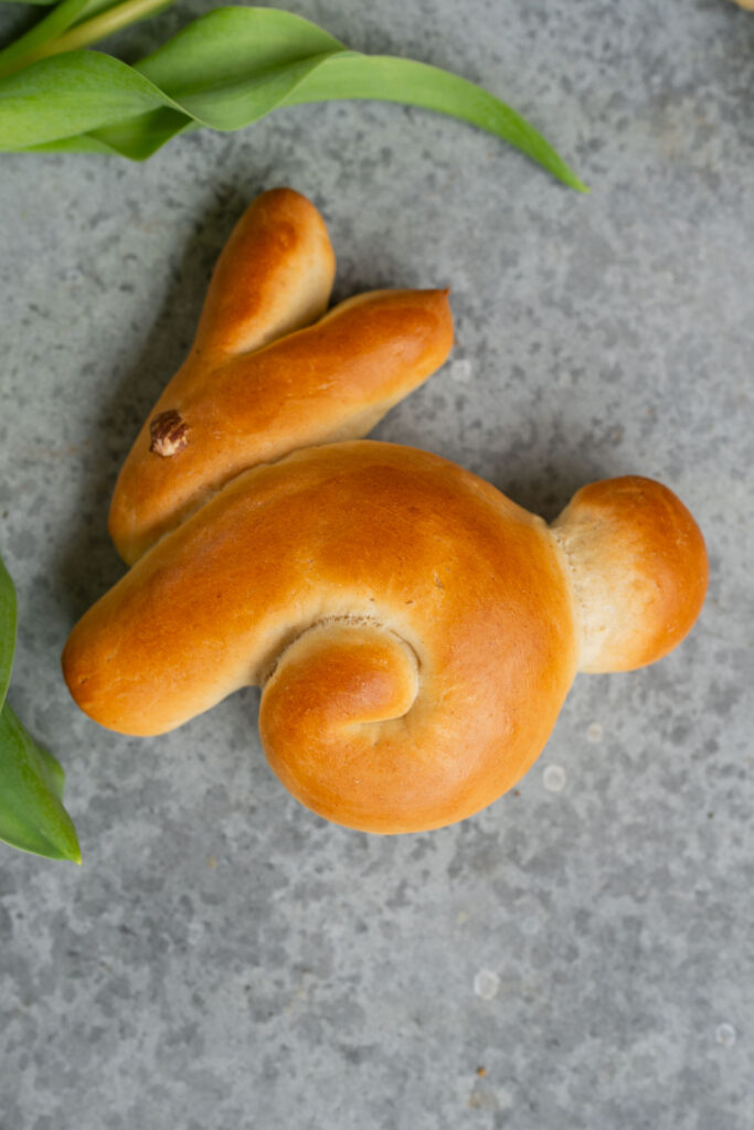 Zopfteig Osterhasen vegan Rezept Hefeteig Hasen backen Mrs Flury