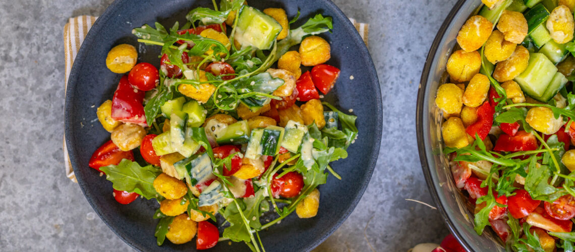 Knuspriger Gnocchi Salat einfach und lecker Mrs Flury