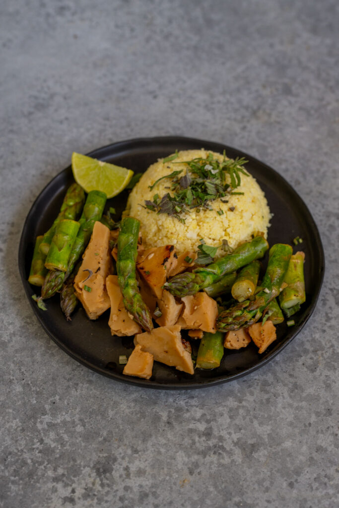 Blumenkohl Reis Basis Rezept gesund und vegan Mrs Flury