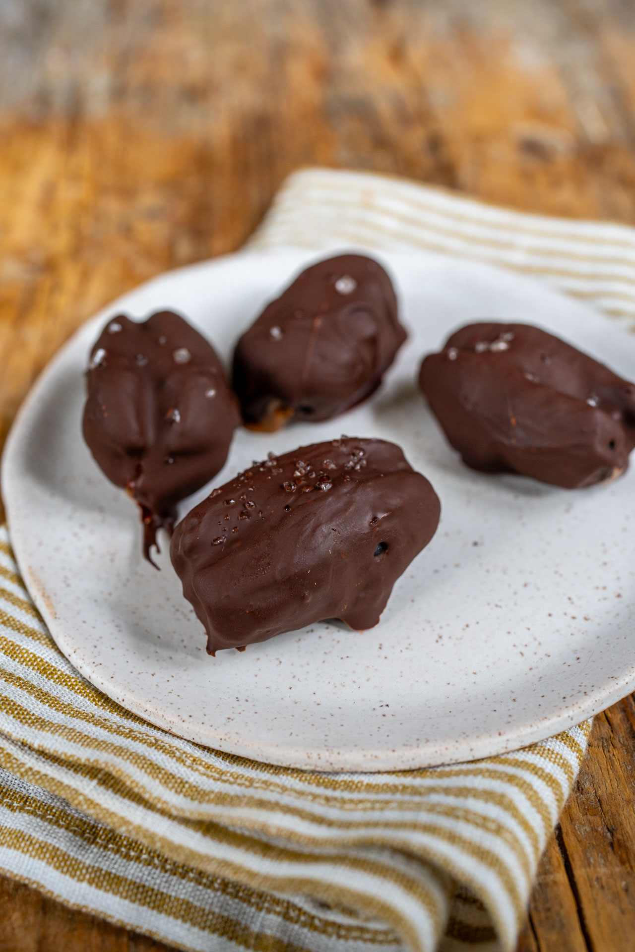 Gefüllte Datteln - hormonfreundlich - Mrs Flury - gesunde Rezepte