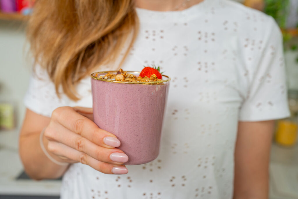 Blended Oats mit Erdbeeren - gesundes Frühstück oder Dessert Mrs Flury