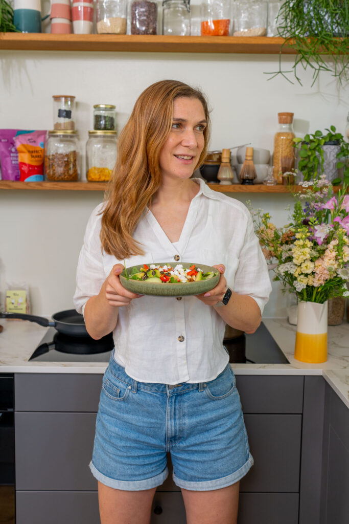 Quinoa Rucola Salat mit Erdbeeren - einfach und leicht essen Mrs Flury