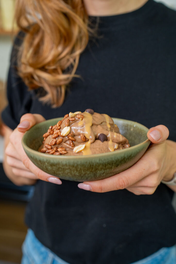 Snickers Smoothie Bowl