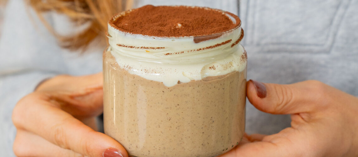 Tiramisu Blended Oats - gesundes, proteinreiches Frühstück zum Vorbereiten Mrs Flury