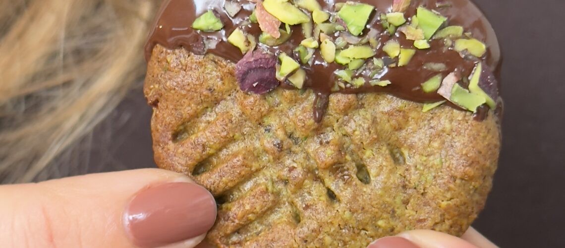 Gesunde Schoko-Pistazien-Kekse vegan, zuckerfrei, glutenfrei Mrs Flury