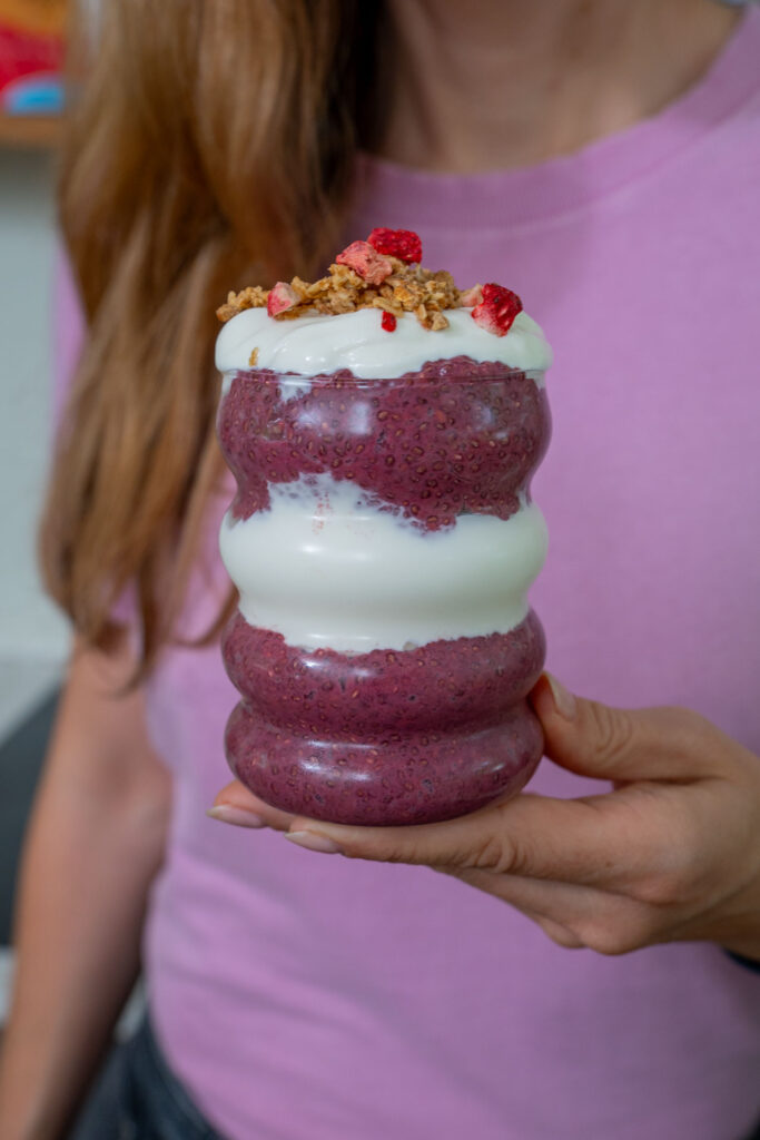 Chia Parfait darmgesund – einfaches Meal Prep Rezept mit Himbeeren & Joghurt Mrs Flury
