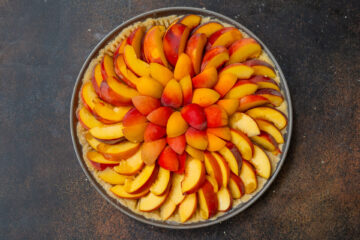 Knusprige Früchtewähe mit Aprikosen und Pfirsichen – gesunde Tarte Rezept Mrs Flury