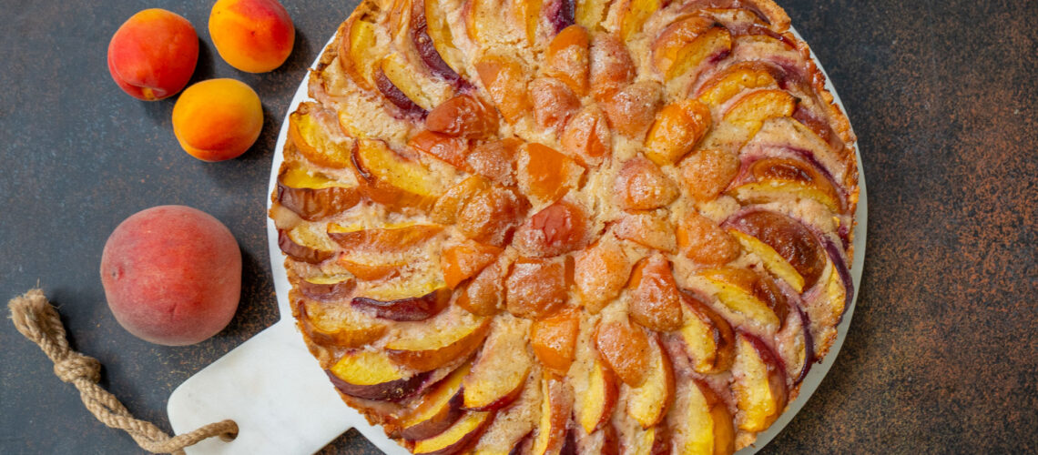 Knusprige Früchtewähe mit Aprikosen und Pfirsichen – gesunde Tarte Rezept Mrs Flury
