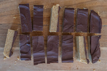 Cookie Dough Proteinriegel – gesunder, glutenfreier und veganer Snack mit Schokolade Mrs Flury