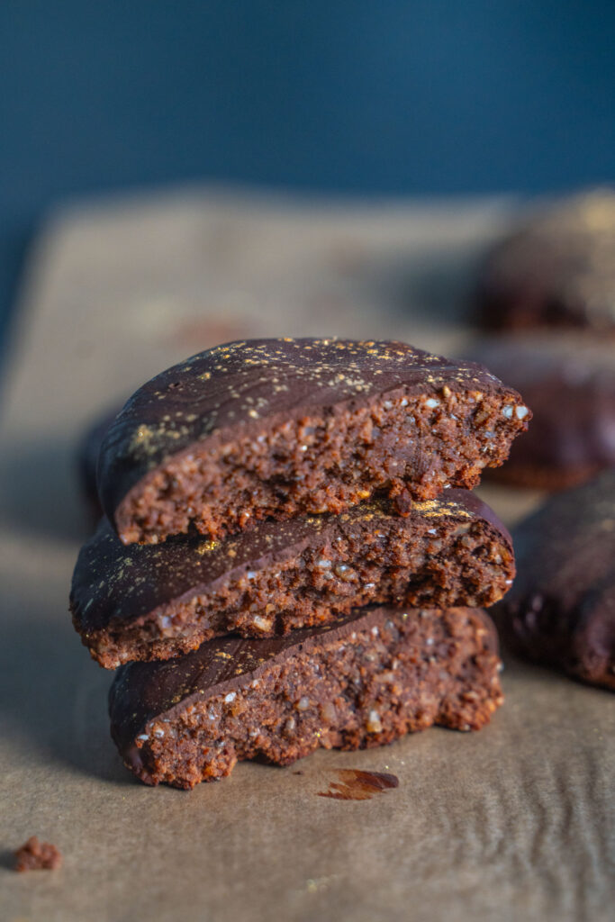 Gesunde Schoko Nuss Kekse ohne Zucker, vegan und glutenfrei Mrs Flury