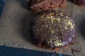 Gesunde Schoko Nuss Kekse ohne Zucker, vegan und glutenfrei Mrs Flury