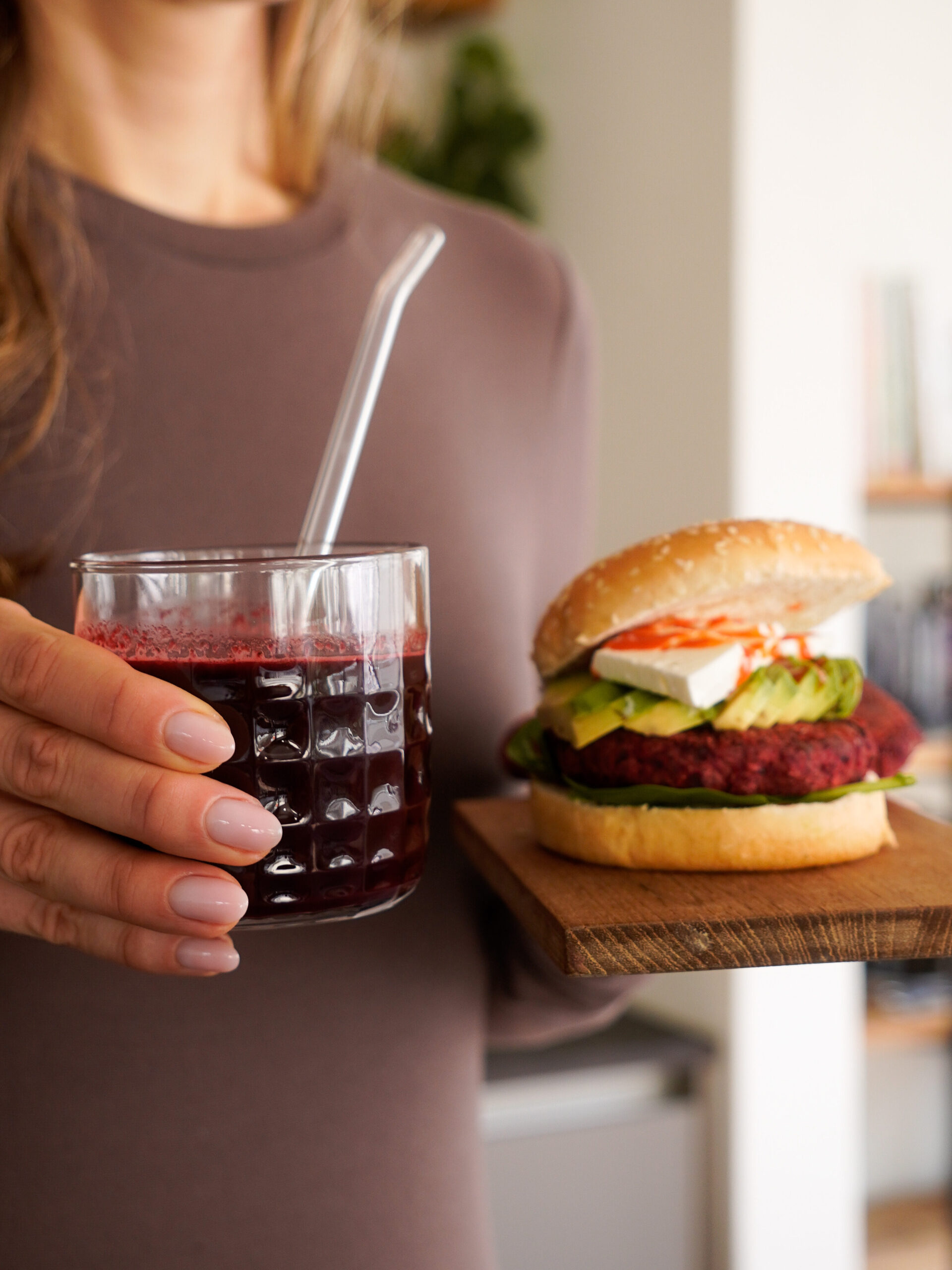 Roter Power-Saft & Protein Burger: Zero Waste Rezepte aus dem Entsafter Juicer Mrs Flury