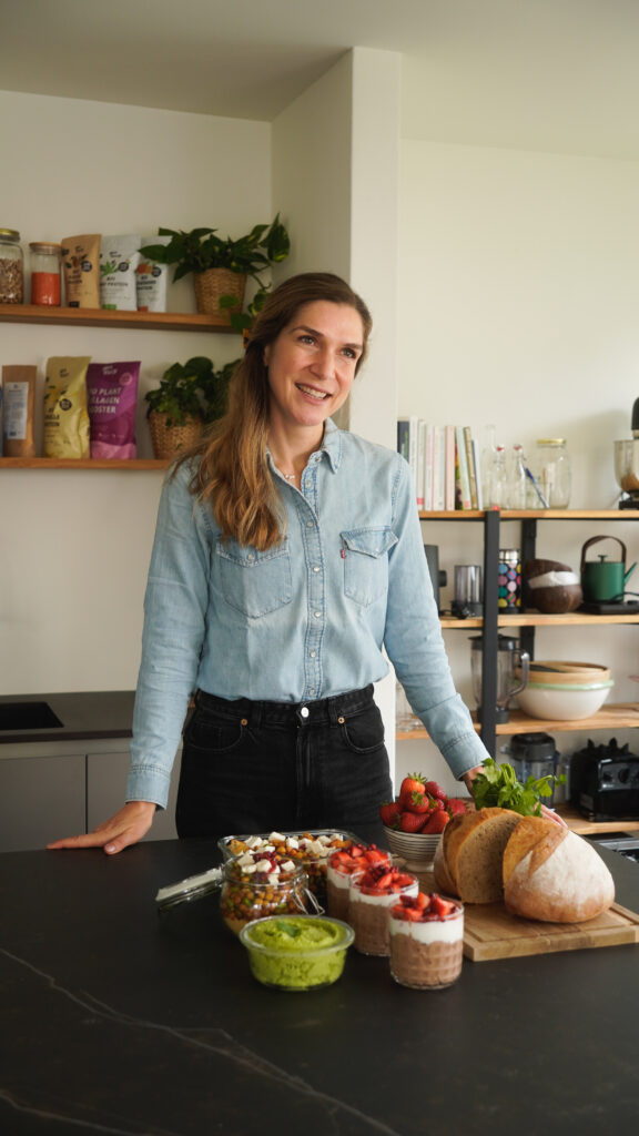 Meal Prep Rezepte Bauernbrot, Pudding Oats, Avocado Edamame Aufstrich und Ofengemüse Mrs Flury