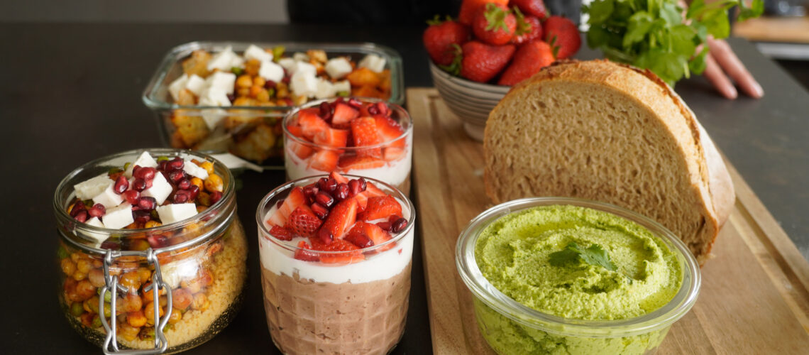 Meal Prep Rezepte Bauernbrot, Pudding Oats, Avocado Edamame Aufstrich und Ofengemüse Mrs Flury