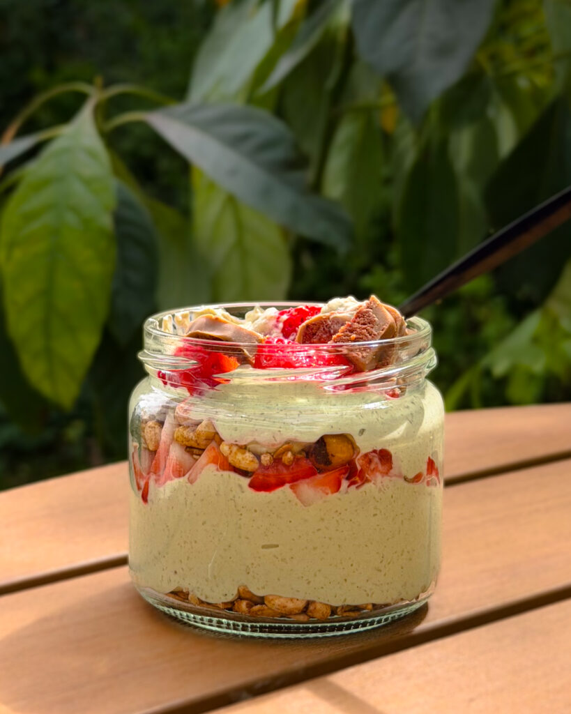 Protein Snack Glas: Schnelles Erdbeer-Dessert im Glas Mrs Flury