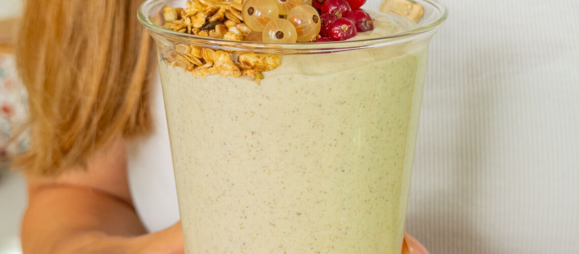 Darmgesunder Frühstückspudding – proteinreiches Frühstück mit Flohsamenschalen Mrs Flury
