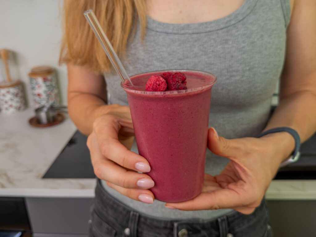 Cremiger Himbeere-Protein-Shake – leichter Sommerdrink mit pflanzlichem Protein Mrs Flury