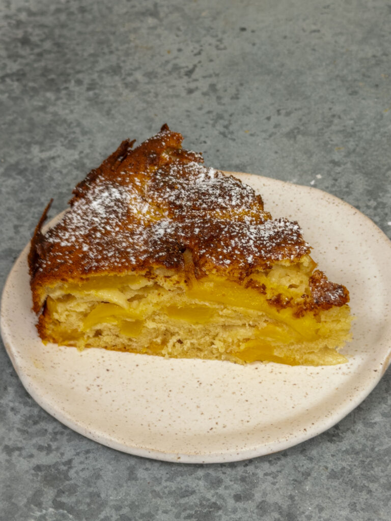 Saftiger Pfirsich-Joghurt-Kuchen – einfacher Sommerkuchen Mrs Flury
