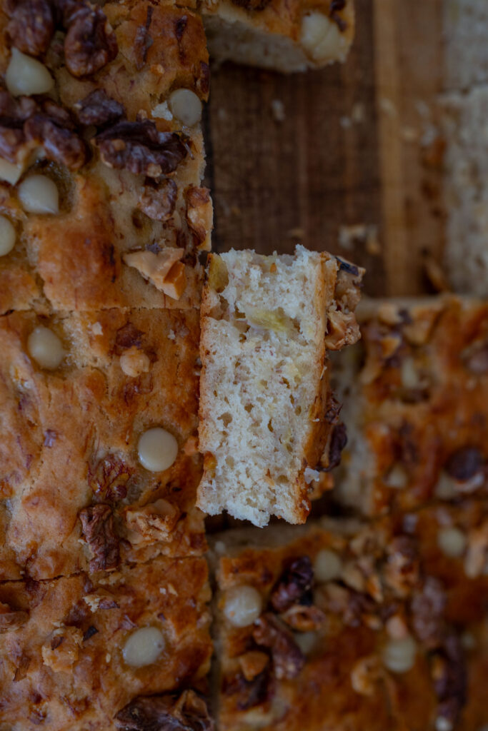 Veganer und saftiger Bananenkuchen direkt in der Backform