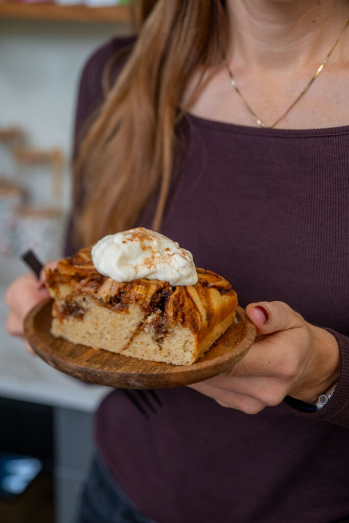 Zimtschnecken-Kuchen vegan, luftig und so gut Mrs Flury Rezept ohne Hefeteig