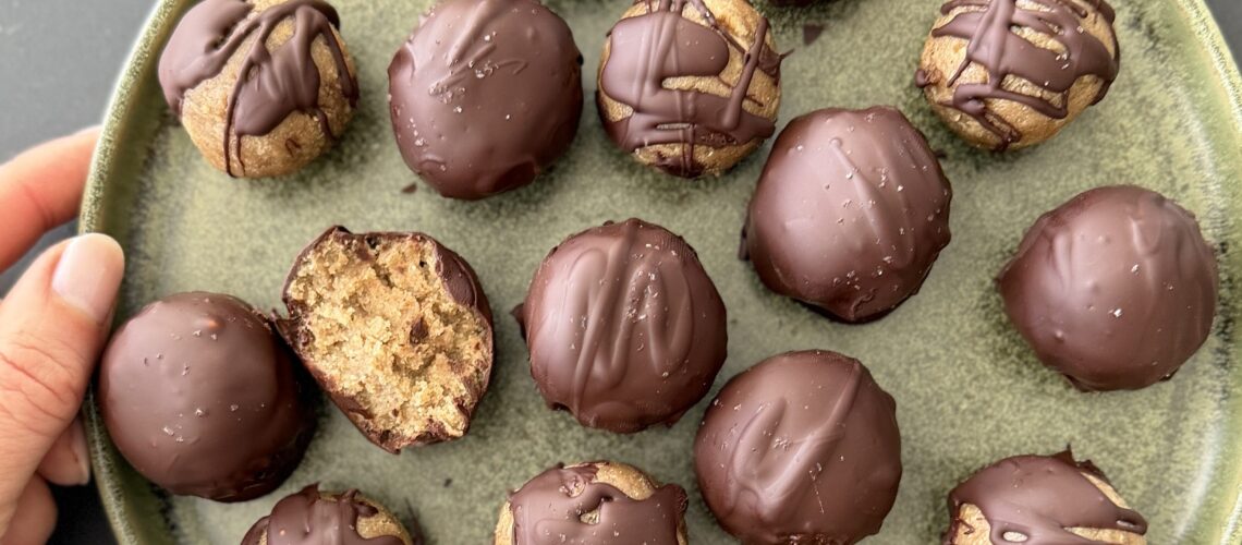Banana Bread Protein Balls Mrs Flury Rezept gesund und vegan