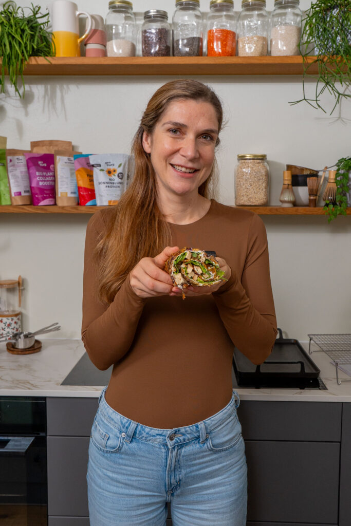Gesunder Gemüse Wrap vegan und low Carb Rezept Gemüserolle Mrs Flury
